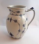 Lundin Antique 
presents: 
Royal 
Copenhagen. 
Blue Fluted, 
plain. Water 
jug. Model 161. 
Height 18 cm. 
(1 quality). 
...