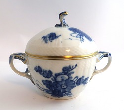 item no: 615830