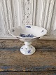 Karstens Antik 
presents: 

Royal 
Copenhagen Blue 
Flower bowl no. 
8531