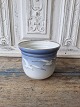 B&G Seagull set 
with gold edge 
flower pot no. 
668