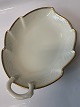 Åkjær Bing and 
Grondahl, 
Leaf-shaped 
dish.
Deco. no. 199.