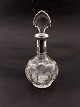 Crystal 
decanter with 
silver mounting