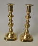 Pegasus – Kunst 
- Antik - 
Design 
presents: 
Pair of 
English brass 
candlesticks, 
19th century.