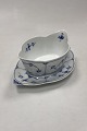 Danam Antik 
presents: 
Royal 
Copenhagen Blue 
Fluted Plain 
Sauce Boat No. 
204