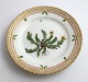 Lundin Antique 
presents: 
Royal 
Copenhagen, 
Flora Danica. 
Cake plate. 
Design # 3552. 
Diameter 14,5 
cm. (1 ...