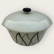 Moster Olga - 
Antik og Design 
presents: 
Lyngby
Danild 40
Harlekin
Large pot with 
lid
*DKK 425