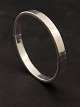 Middelfart 
Antik presents: 
Sterling 
silver bangle