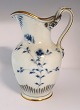 Lundin Antique 
presents: 
Bing & 
Gröndahl. 
Butterfly with 
gold. Water 
jug. Height 21 
cm. (1 quality)