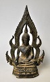 Pegasus – Kunst 
- Antik - 
Design 
presents: 
Sitting 
Buddha, 
18th/19th 
century. 
Bronze. Cire 
Perdue.