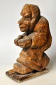 Pegasus – Kunst 
- Antik - 
Design 
presents: 
Petersen, 
Thorvald (1899 
- 1988) 
Denmark: A 
walking woman. 
Wood carving.
