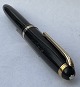 Reutemann Antik 
presents: 
Black 
Montblanc 216 
fountain pen