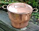 Pegasus – Kunst - Antik - Design presents: Large antique copper pot with handle and lid, 19th century.