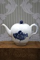 K&Co. presents: Royal Copenhagen Blue Flower Braided Teapot. RC#10/8244.