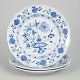 Meissen Blue Onion, set of three dinner plates.