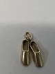 A pair of shoe pendants / charms in 14 carat ...