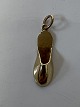 Slippers Pendant/Charms in 14 carat gold.Height: 2.2 cm.