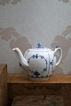 K&Co. presents: Small Blue Fluted, Plain teapot from Royal Copenhagen. 1/257...