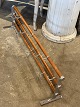 K&Co. presents: Old hat rack / coat rack in metal and wood with 10 double metal hooks. L: 102cm...
