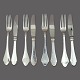 Antik Damgaard-Lauritsen presents: Set of 12 Bernstorff dinner knives and dinner forks in silver