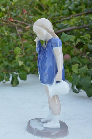 WorldAntique.net - B&G figurine 2246 Spilt Milk