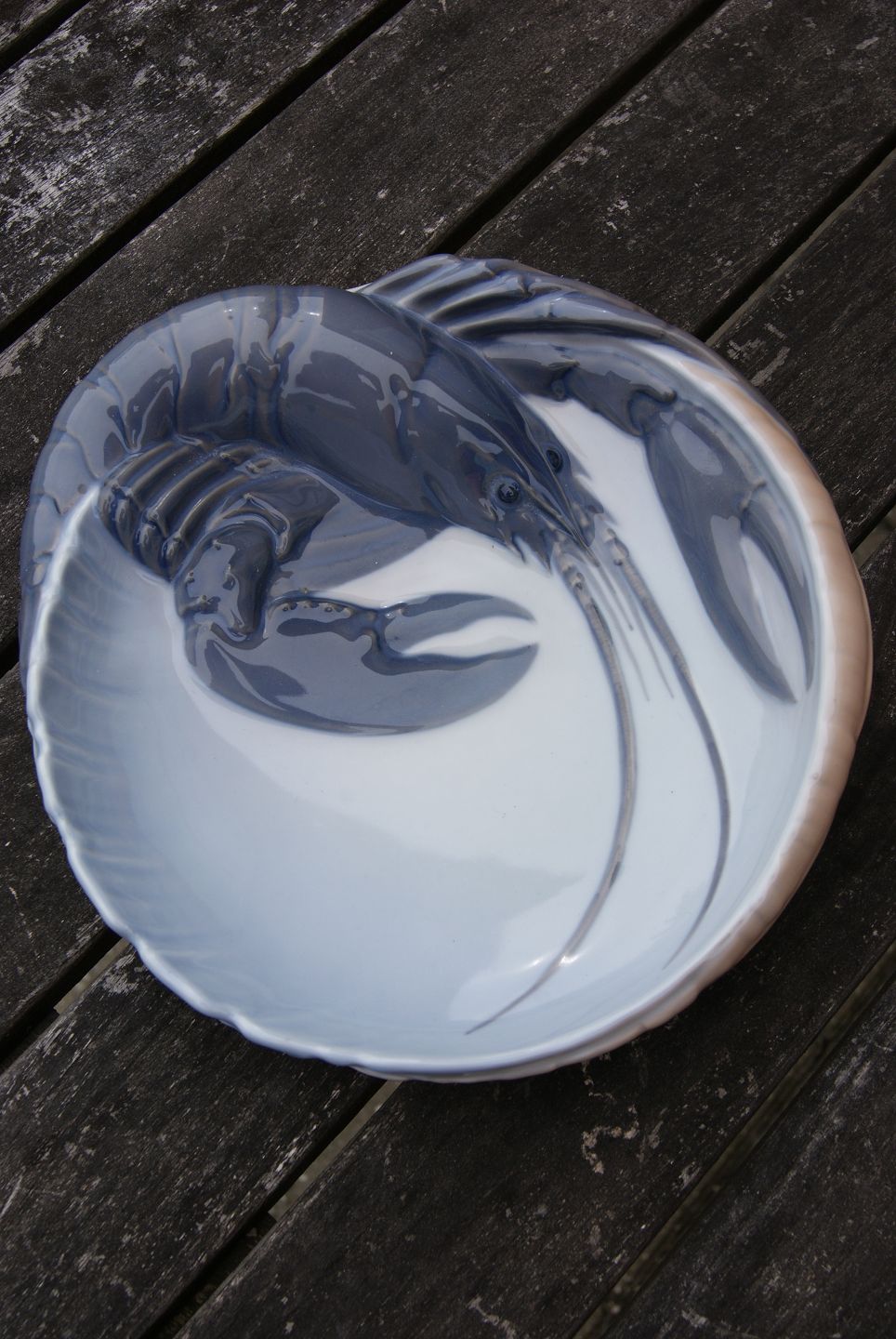 WorldAntique.net - Porcelain bowl with lobster by Royal Copenhagen, Denmark