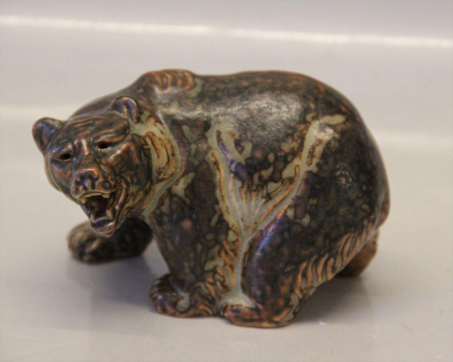 Klosterkælderen - Royal Copenhagen Art Pottery RC 20179 Small Bear Knud Kyhn 8 x 12 cm, Knud Kyhn, - Royal Copenhagen Art Pottery RC 20179 Bear Knud Kyhn 8 x 12 cm, Knud Kyhn,