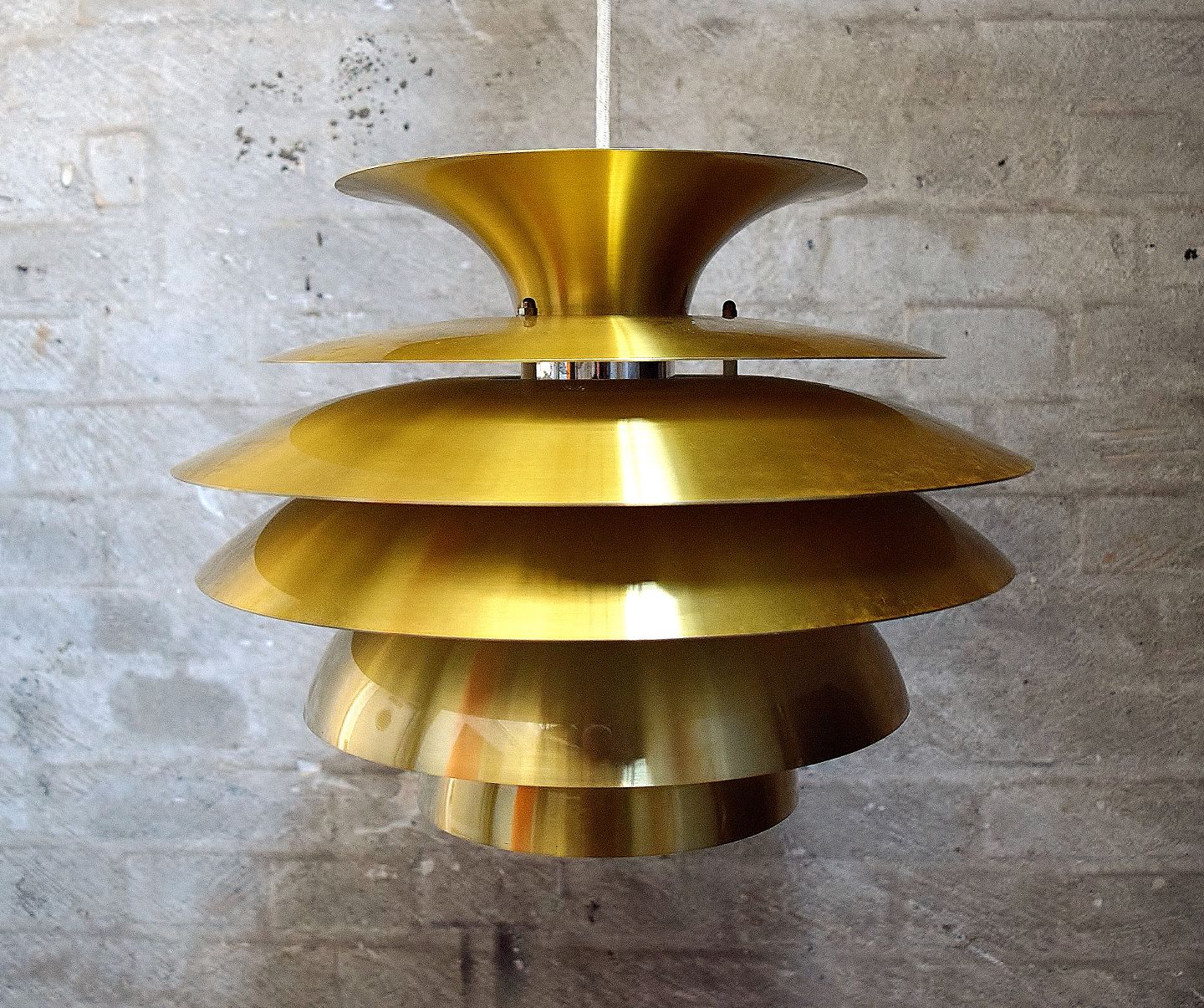 mærke matron Scan WorldAntique.net - Svend Middelboe for Nordisk Solar. Verona pendant brass  colored aluminum.