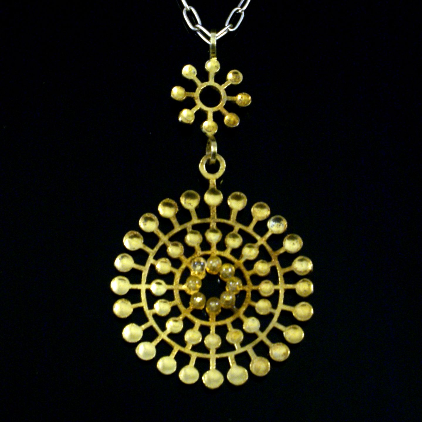 WorldAntique.net - Bent Exner (1932-2006). Sterling Silver Pendant Necklace with small acrylic glass balls.