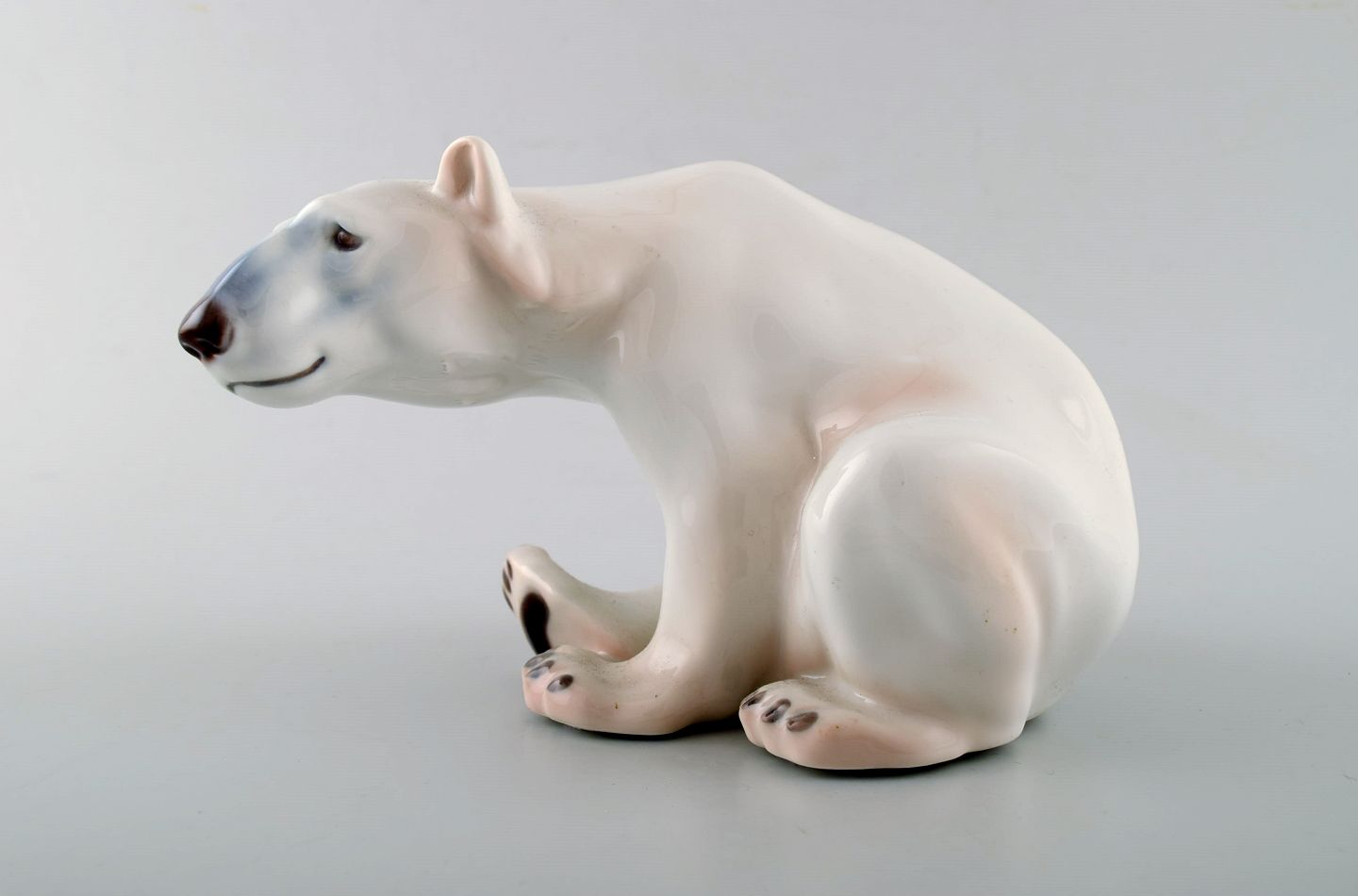 WorldAntique.net - Seated Polar Bear, Royal Copenhagen No. 409. *