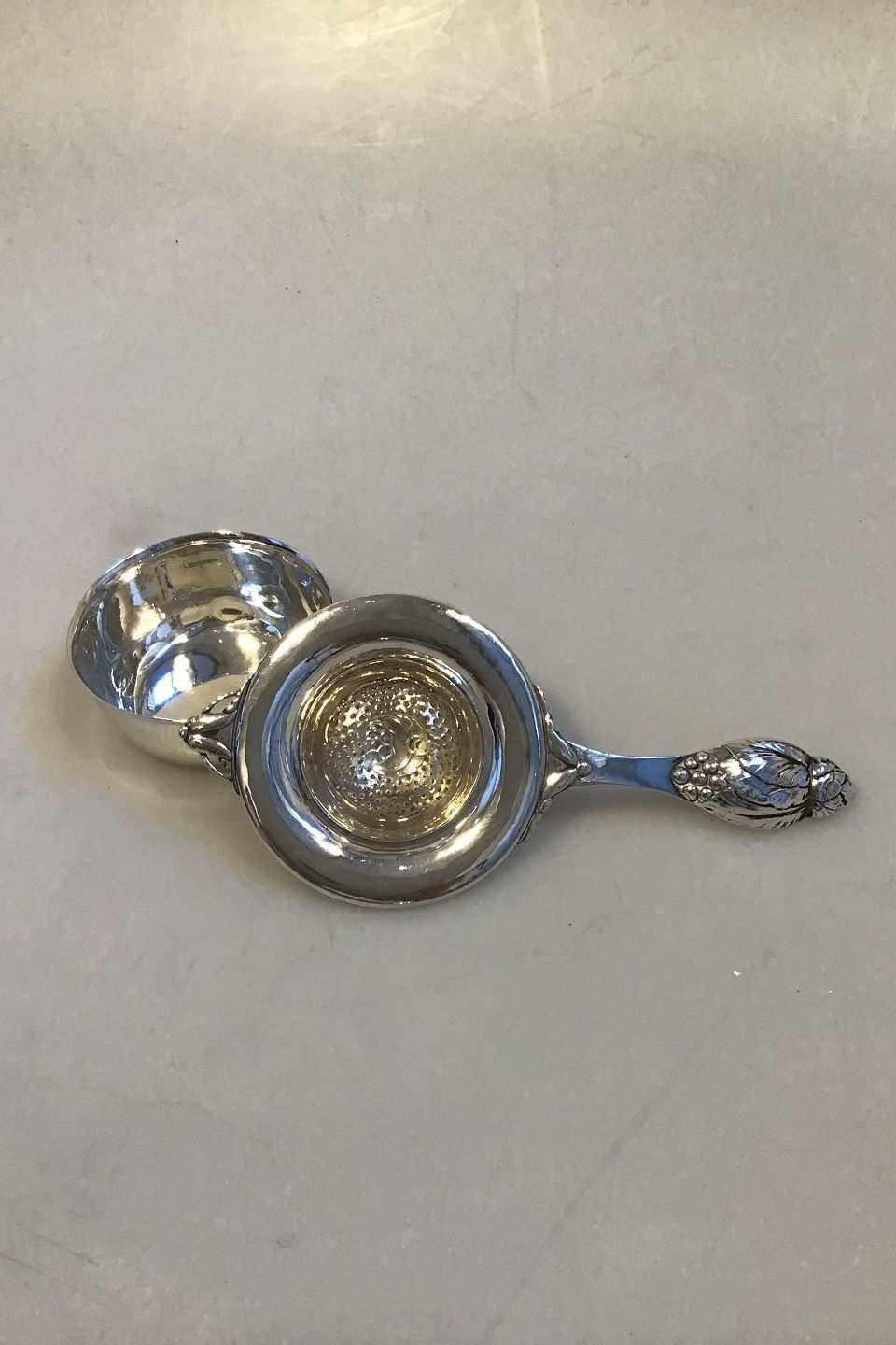 nød jord ignorere WorldAntique.net - Evald Nielsen Silver No 6 Tea strainer and bowl