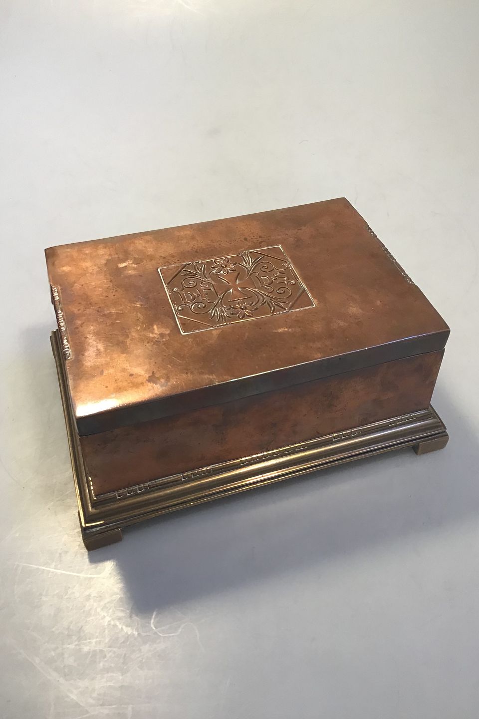 WorldAntique.net - Georg Jensen Copper og Brass Cigarbox