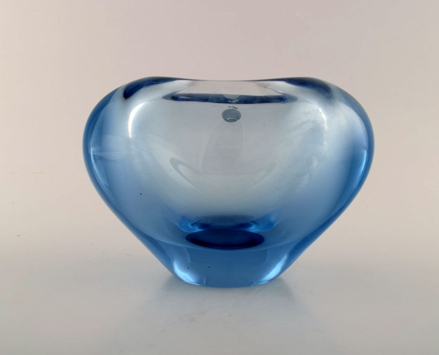 - Per for Holmegaard. Vase in blue art glass. 1961. *