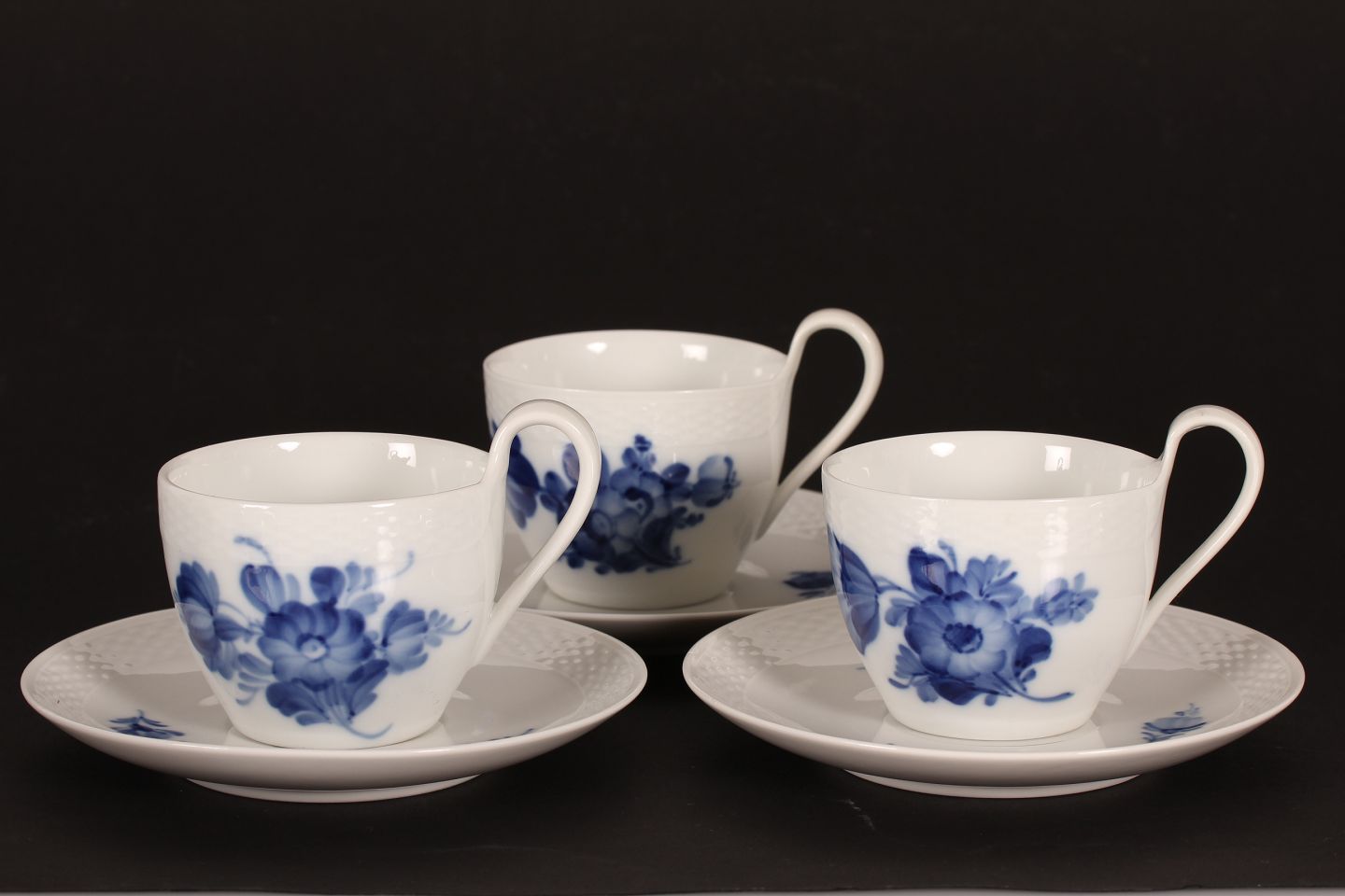 Stari Antik - Royal Copenhagen * Blue Flower Braided * * Morning