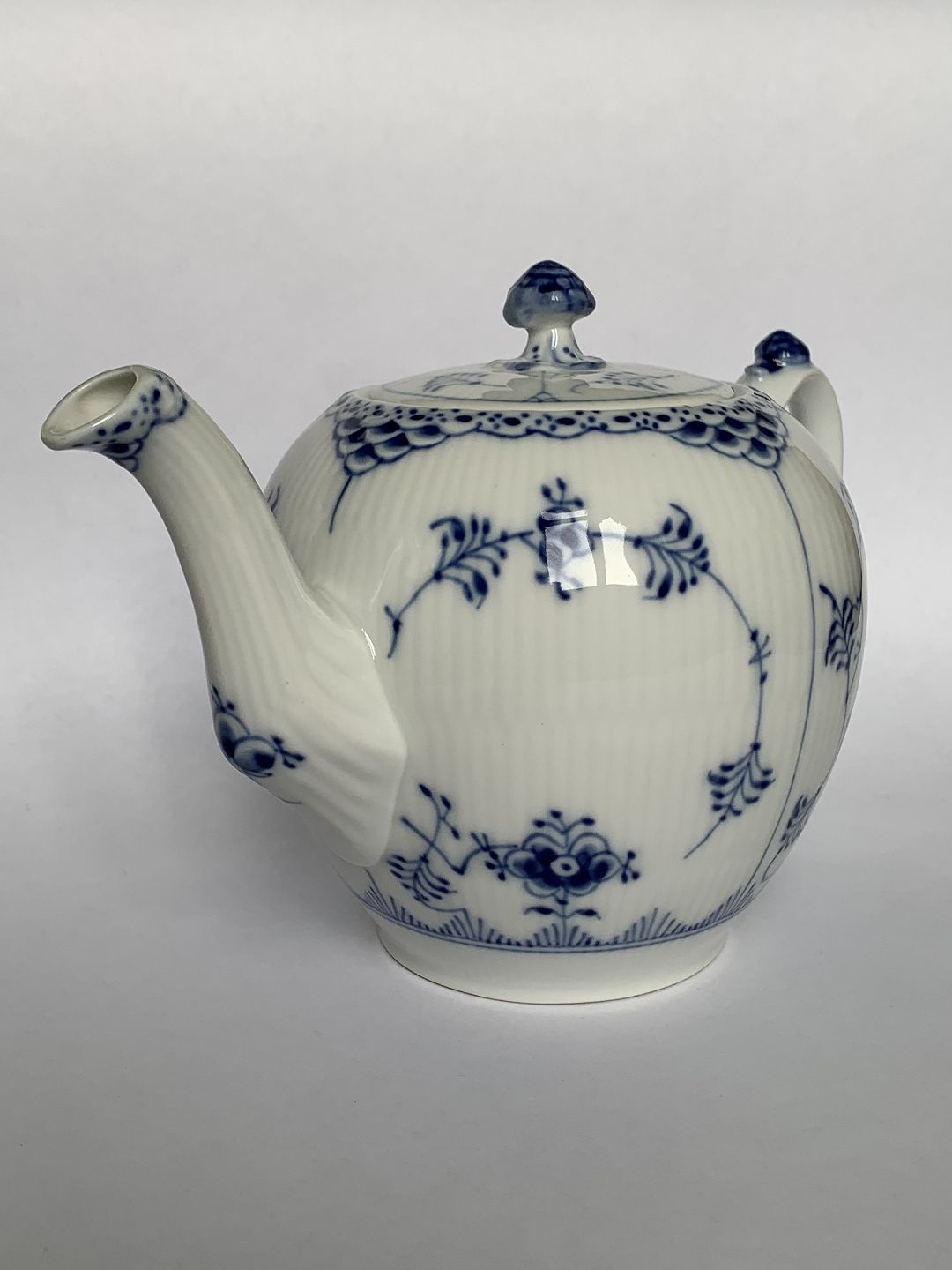 Blue Fluted * Half Lace * Teapot * Royal Copenhagen