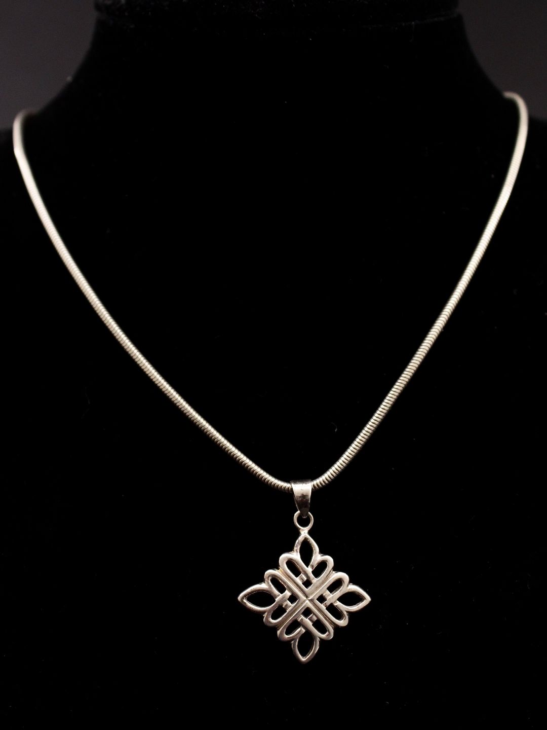 Middelfart-antiques - Sterling silver necklace 45 cm. and pendant
