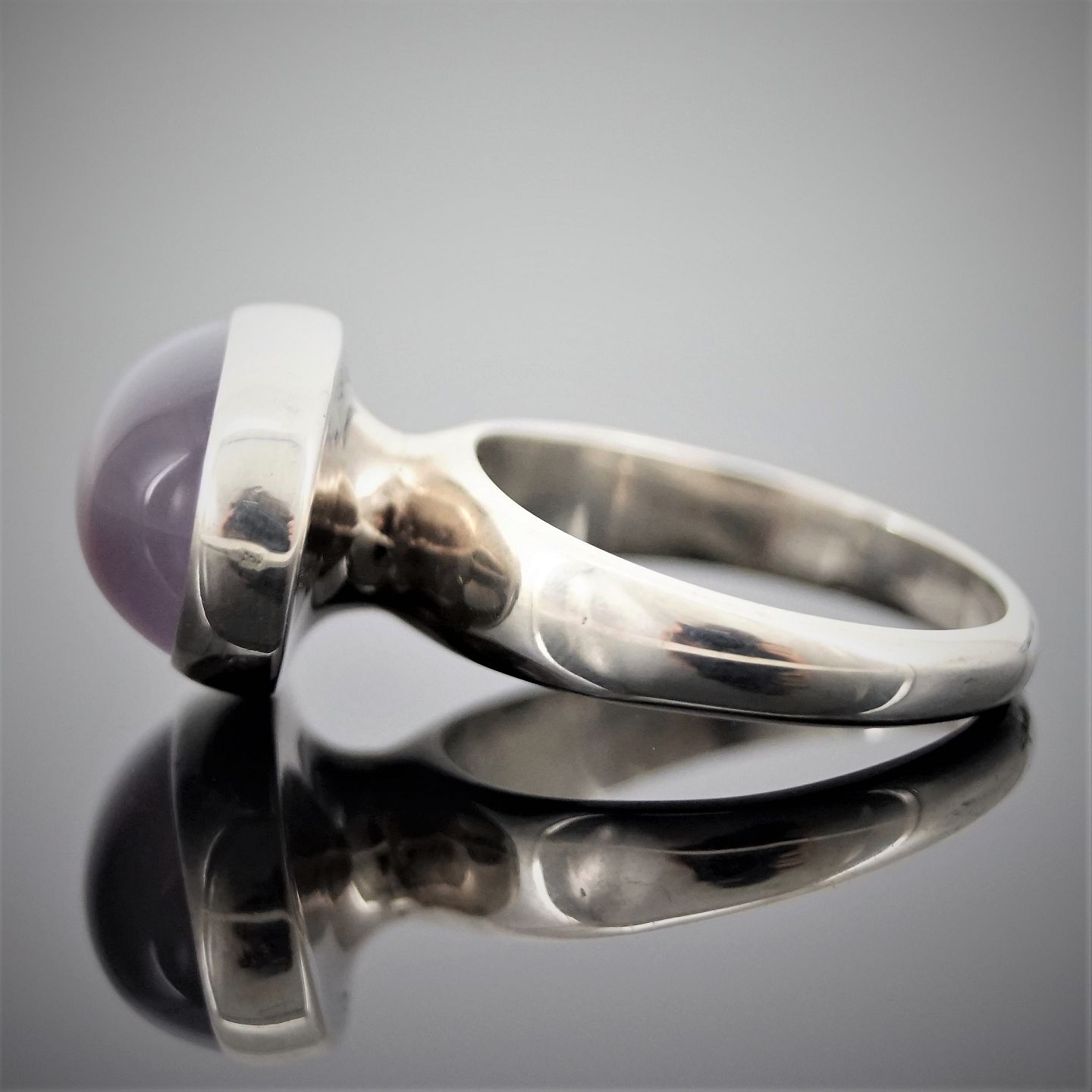 Analytiker snap skade WorldAntique.net - Georg Jensen, Nanna Ditzel; A ring of sterling silver  set with a purple moonstone #123B