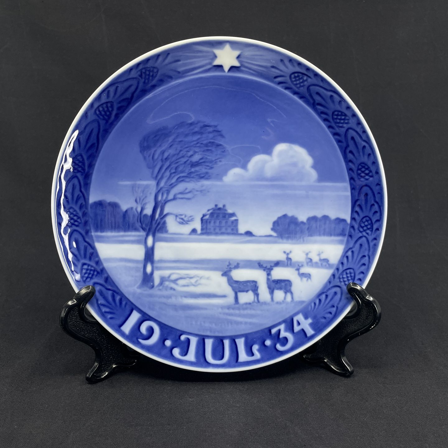 Royal Copenhagen christmas plate 1934
