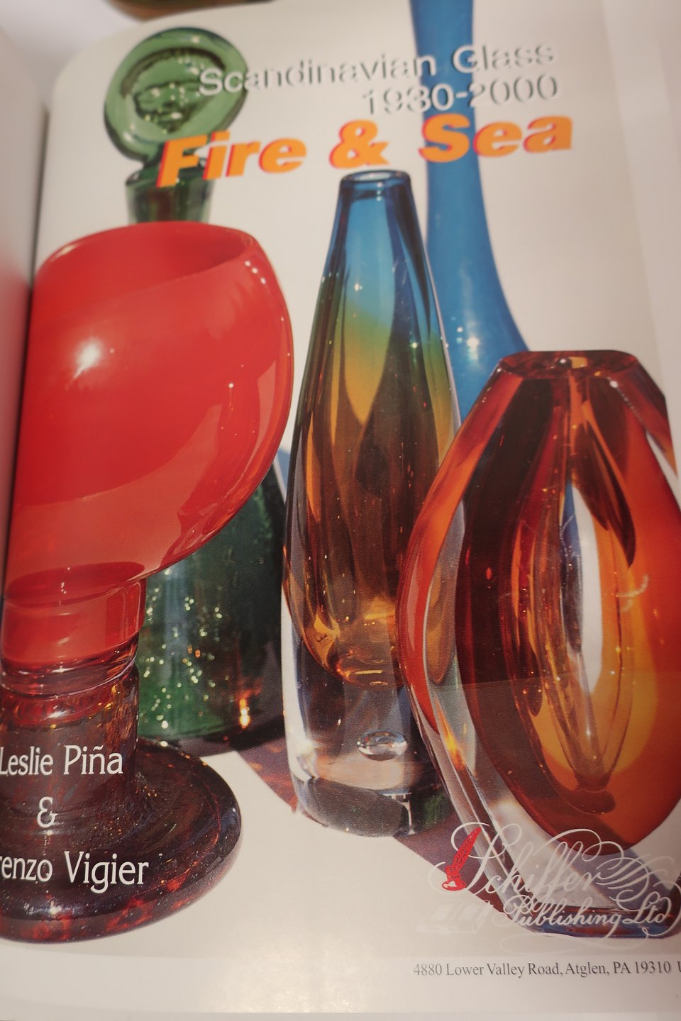 Scandinavian Glass 1930-2000 洋書　北欧ガラス WorldAntique.net - Book about glass in period 1930-2000