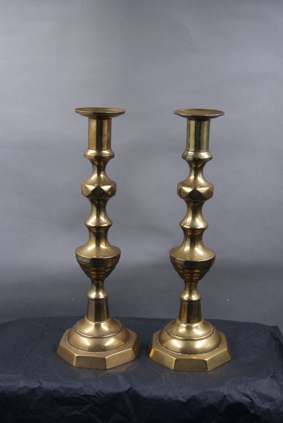 Antikkram - Pair of English brass candlesticks 28cm on 8 angular stand from  the 19th century