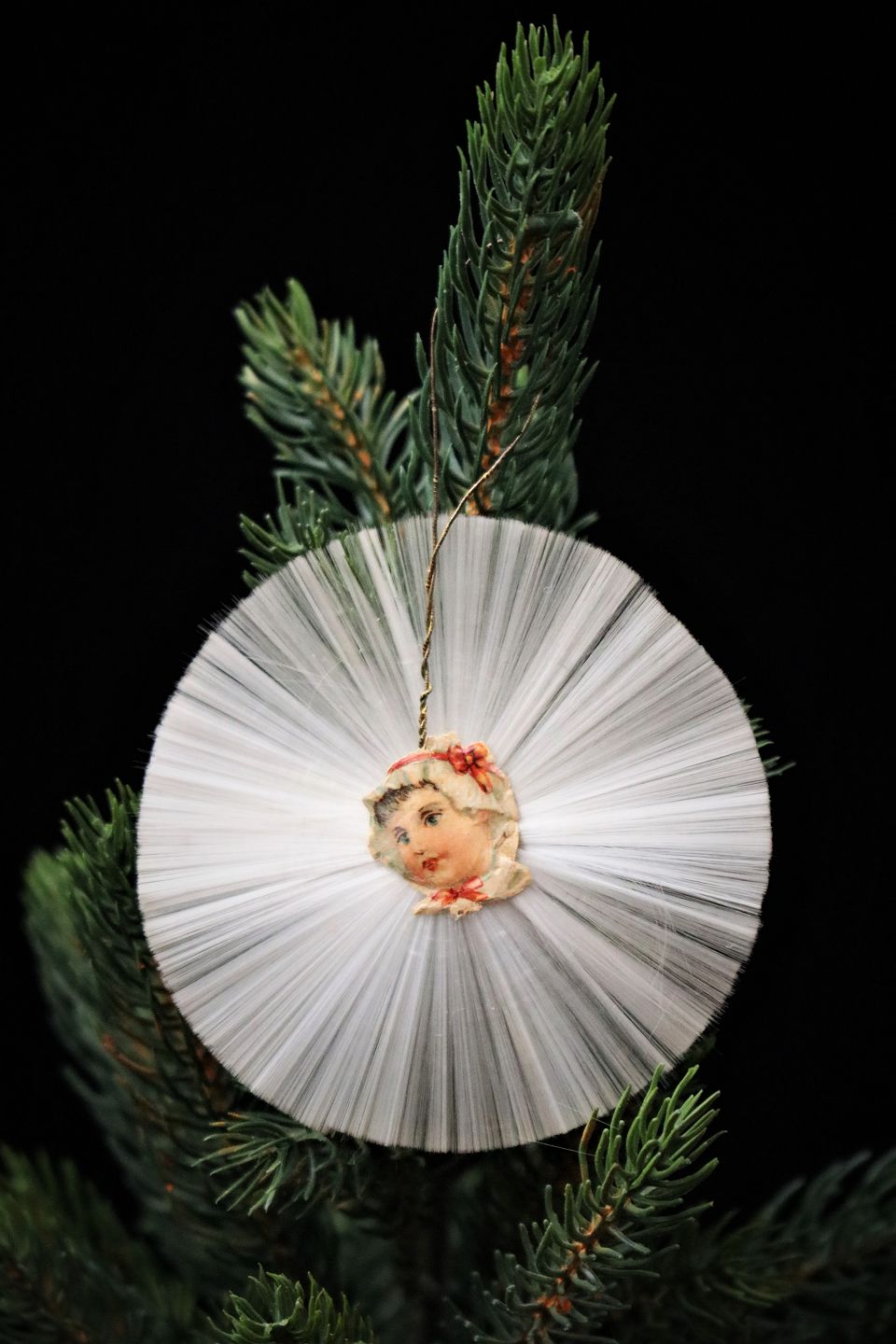 K&Co - Old Christmas ornament of angel hair and small glossy