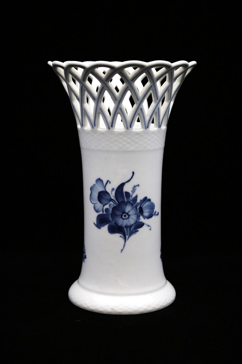 K&Co - Royal Copenhagen Blue Flower braided vase with openwork