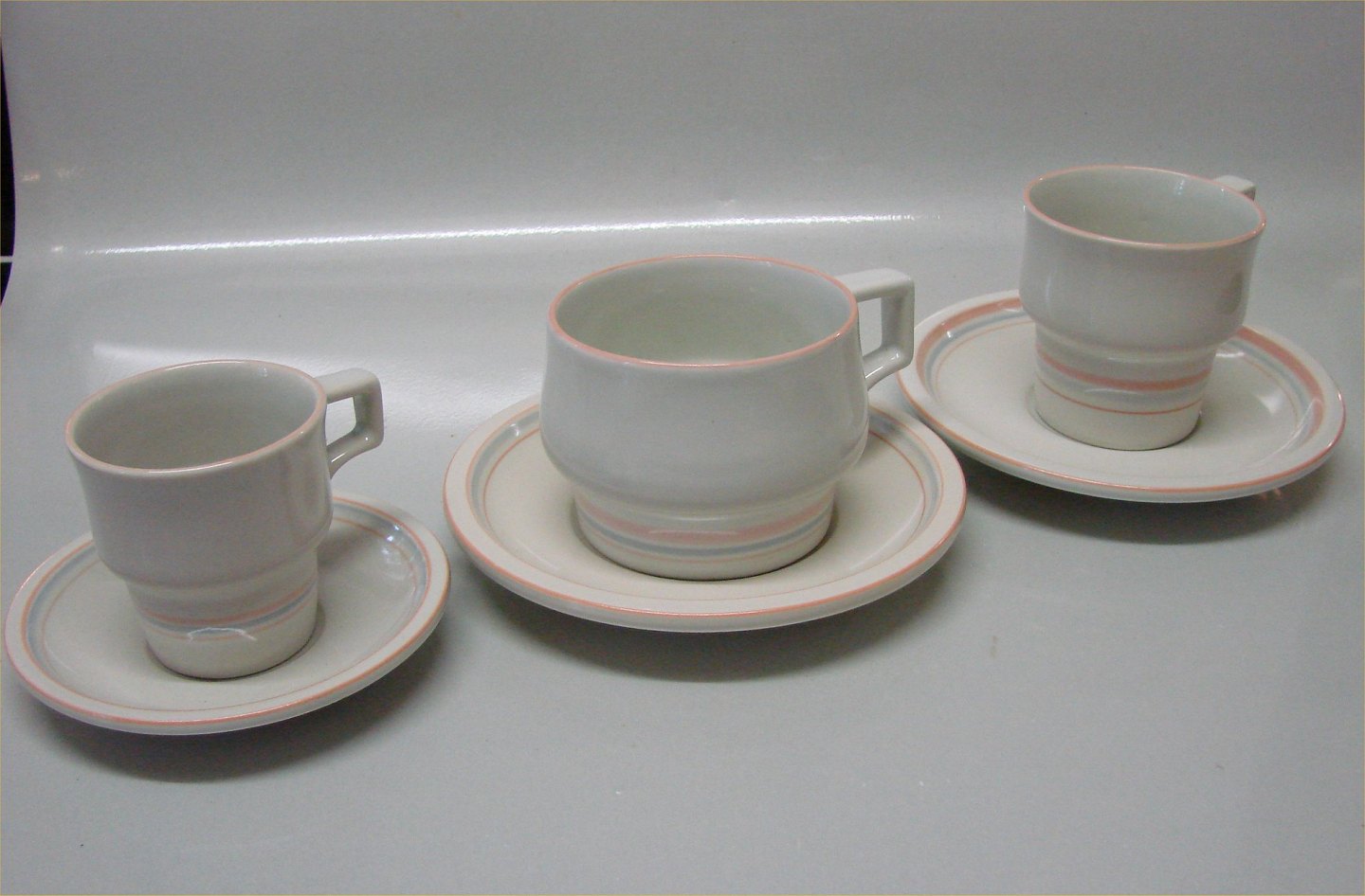 WorldAntique.net - 305 Coffee cup 7.5 cm & ca 15 cm Siesta Art Pottery tableware B&G Siesta Fo