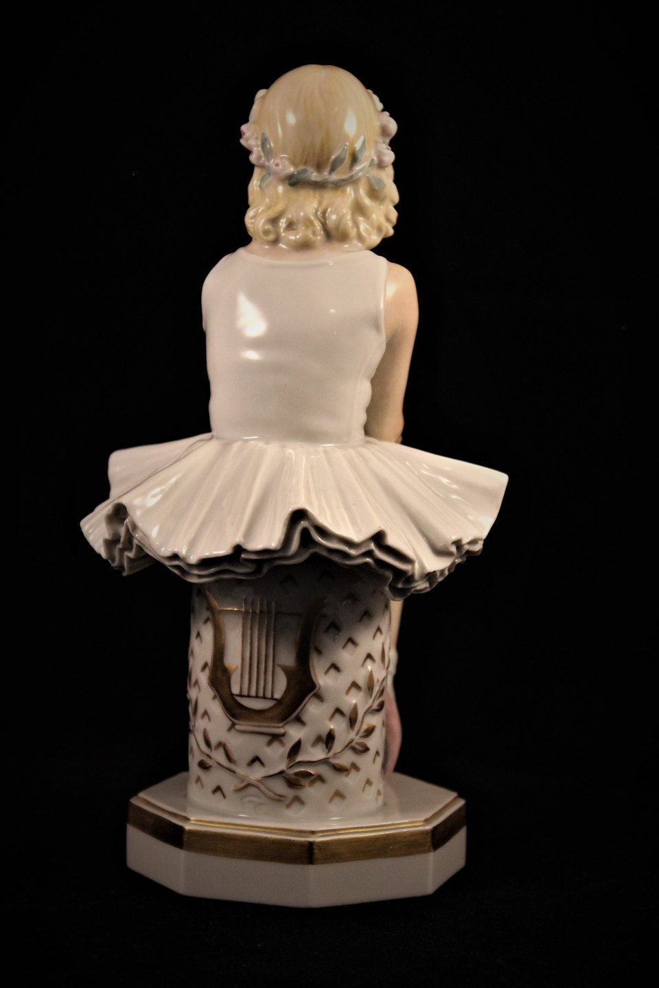 Dating royal copenhagen figurines