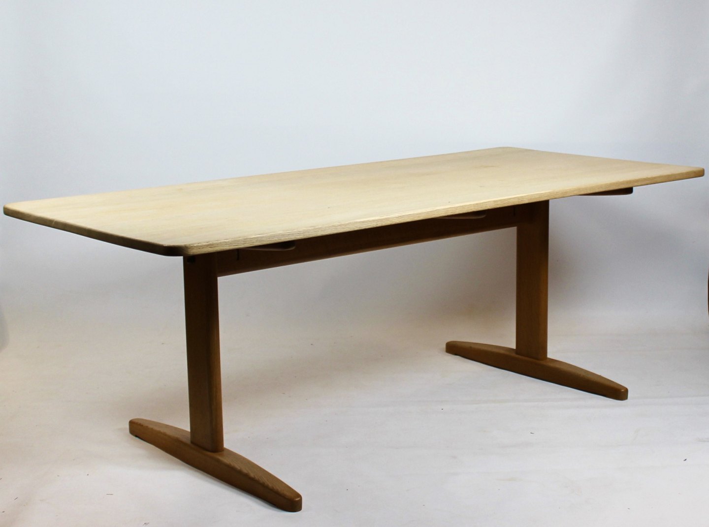 WorldAntique.net - table, model C18, of soap treated oak designed by Mogensen in 1947 and from the