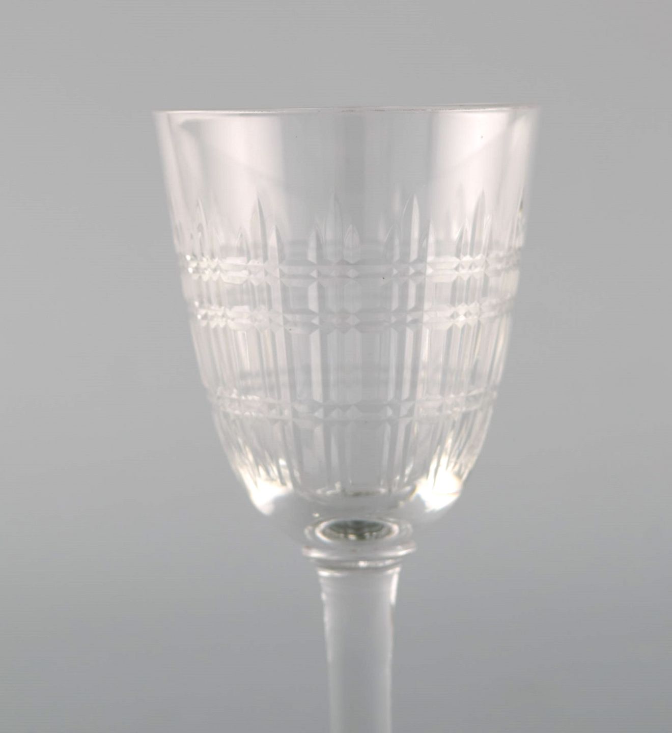  Baccarat, France. Eight art deco Cavour white