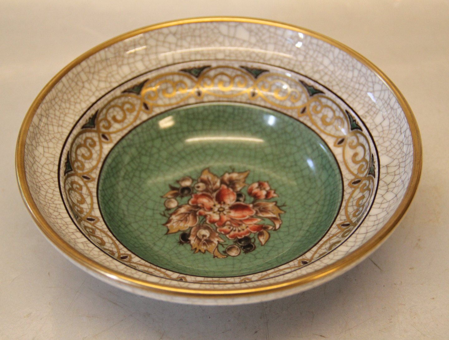 Worldantique Net 127 498 Dj Green Craquele Bowl 6 X 18 5 Cm With Gold And Flowers Dahl Jensen