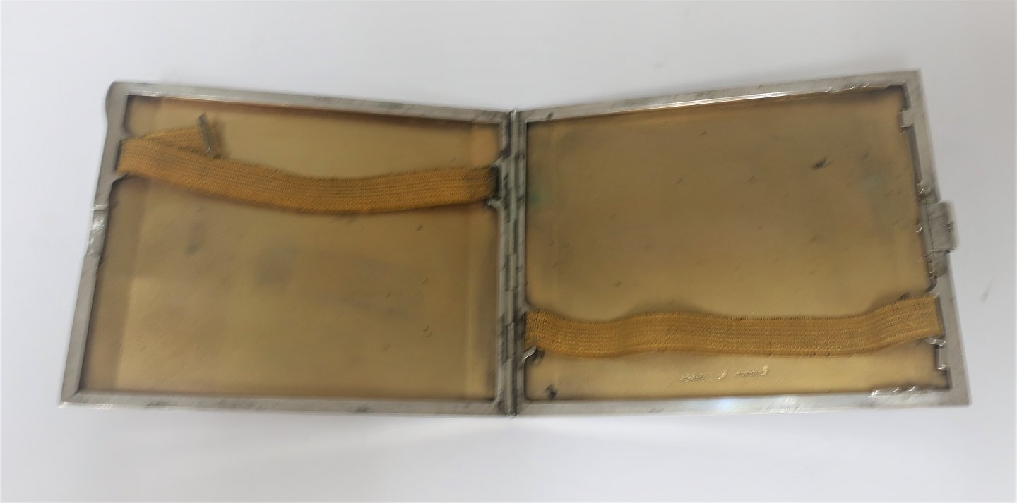 Lundin Antique - Hermes. Cigarette case. Gold & Silver. Length 10 cm.