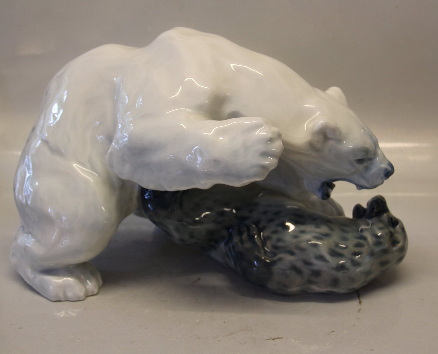 WorldAntique.net - Royal Copenhagen figurine 1108 RC Polar