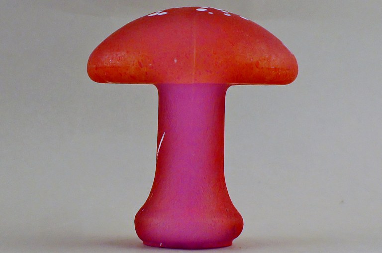 Mushroom Monika Backström, Kosta Boda art glass.