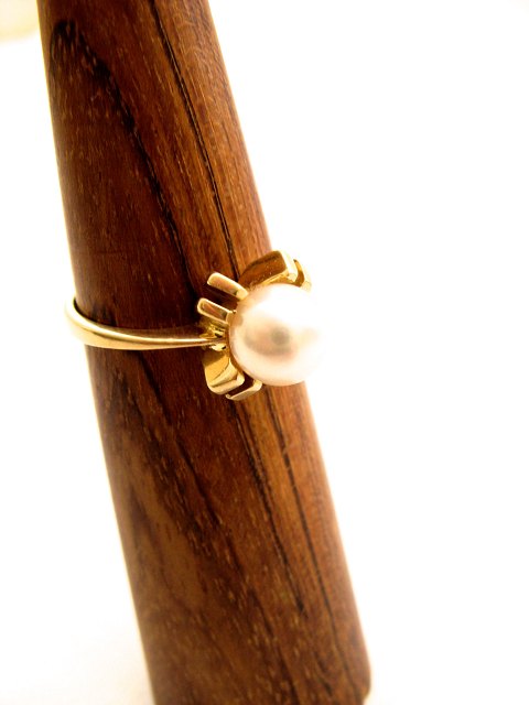 18 ct gold ring